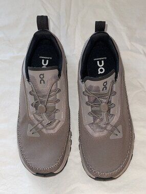 NWOT On Cloud Running Cloudaway 2 in Cinder Fog, Size 7.5 US
